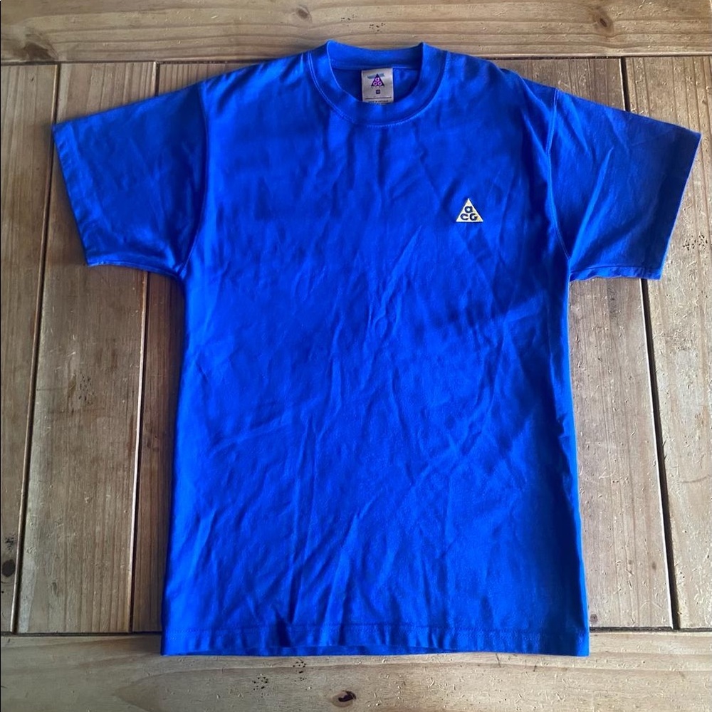 NIKE ACG SIZE SMALL